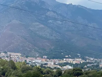Vue générale sur la montagne ou vue sur la montagne depuis l'appartement