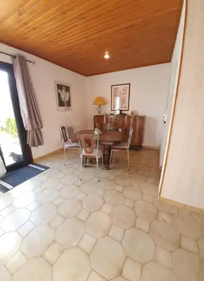 Coin salon dans l'établissement Appt cosy rez de villa