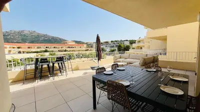 Vue générale sur la montagne ou vue sur la montagne depuis l'appartement