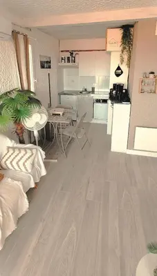 Cuisine ou kitchenette dans l'établissement Studio vue mer à Sant'Ambroggio, Lumio