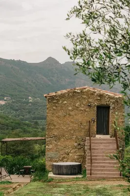 Vue générale sur la montagne ou vue sur la montagne depuis l'hôtel