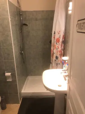 Salle de bains dans l'établissement Bravone