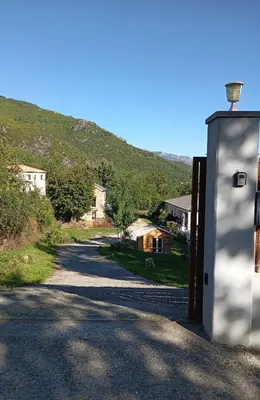 Vue générale sur la montagne ou vue sur la montagne depuis la maison de vacances