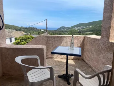 Vue générale sur la montagne ou vue sur la montagne depuis la maison de vacances