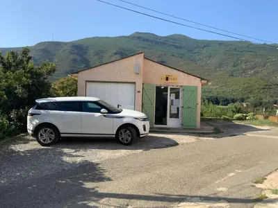 Vue générale sur la montagne ou vue sur la montagne depuis la maison de vacances