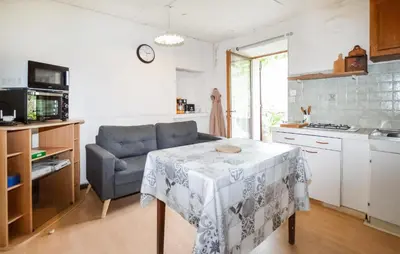 Cuisine ou kitchenette dans l'établissement Nice Apartment In Sant Andrea Di Bozio