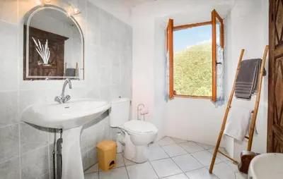Salle de bains dans l'établissement Nice Apartment In Sant Andrea Di Bozio