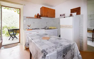 Cuisine ou kitchenette dans l'établissement Nice Apartment In Sant Andrea Di Bozio
