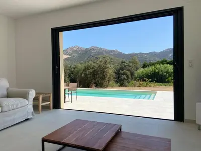 Vue générale sur la montagne ou vue sur la montagne depuis la maison de vacances