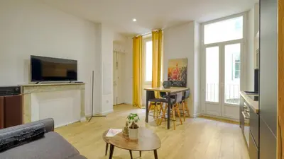 Télévision ou salle de divertissement dans l'établissement Suite Paoli by Monarca Business and Holidays - Bastia
