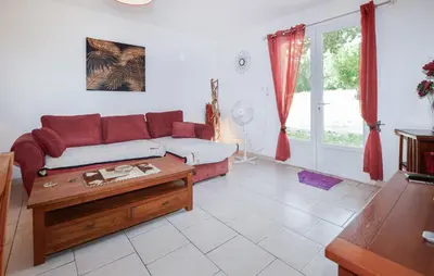 Coin salon dans l'établissement Lovely Home In Vignale With Wifi