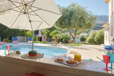 Piscine de l'établissement Villa San Pedrone ou située à proximité