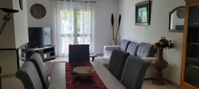 Télévision ou salle de divertissement dans l'établissement Villa des fleurs