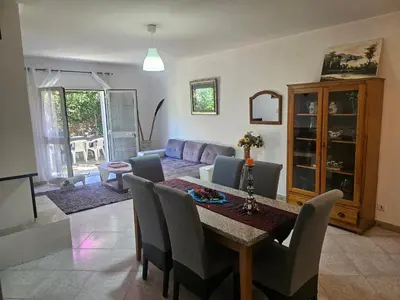 Coin salon dans l'établissement Villa des fleurs