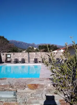 Piscine de l'établissement Studio 4 personnes avec piscine - Le petit Empereur ou située à proximité
