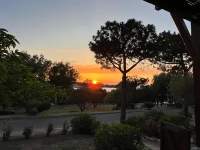 Lever ou coucher de soleil vu de la maison de vacances ou à proximité