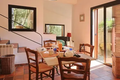 Coin salon dans l'établissement Villa Canapaggio