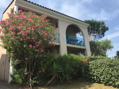 Jardin de l'établissement Résidence de Tourisme Fior di Rena
