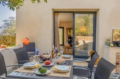 Nourriture dans la villa ou à proximité