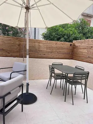 Terrasse ou espace extérieur de l'établissement LA GRANDE JANE petite villa bord de mer