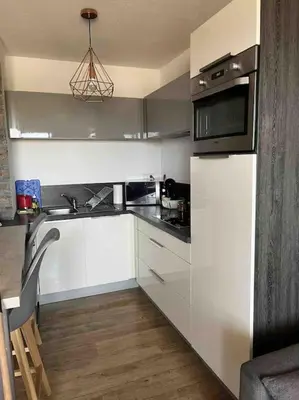 Cuisine ou kitchenette dans l'établissement Appartement cosy avec vue mer et parking Bastia