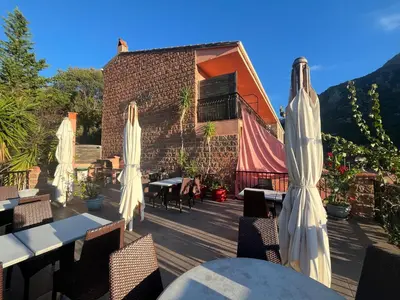 Vue générale sur la montagne ou vue sur la montagne depuis l'appartement