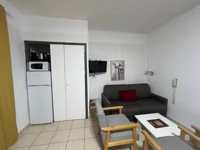 Cuisine ou kitchenette dans l'établissement Appartement 2 chambres pour 6 personnes en résidence à la nuitée