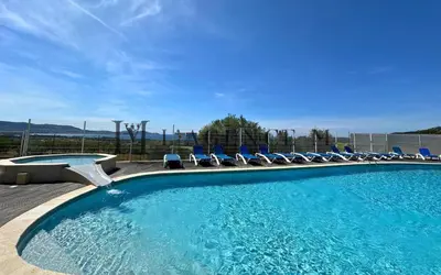 Piscine de l'établissement Appartement Salduccio Piscine tennis mini golf LUMIO ou située à proximité
