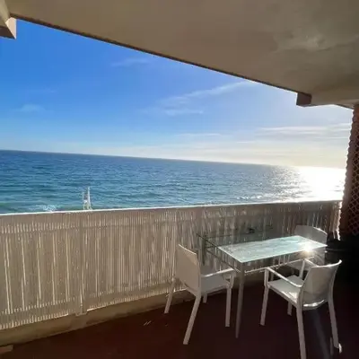 Studio vue mer bord de plage