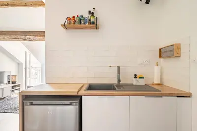 Cuisine ou kitchenette dans l'établissement Citadelle de Bastia - duplex - vue mer