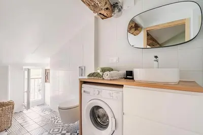 Salle de bains dans l'établissement Citadelle de Bastia - duplex - vue mer