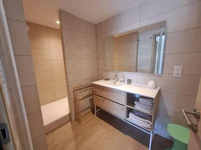 Salle de bains dans l'établissement Appartement T2 rez-de-villa