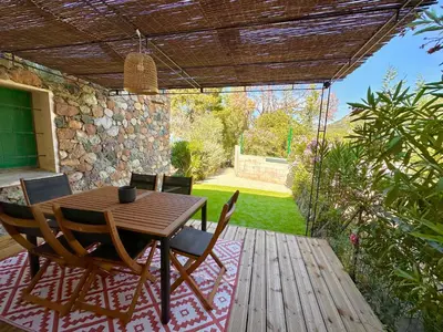 Jardin de l'établissement Superbe logement bord de mer contigu à la Marine de Davia