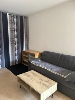 Coin salon dans l'établissement Studio meublé bord de mer