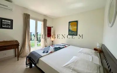 Un ou plusieurs lits dans un hébergement de l'établissement Villa 13 oliviers Couchers de soleil LUMIO