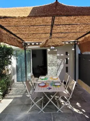 Terrasse ou espace extérieur de l'établissement Maison au bord de la mer