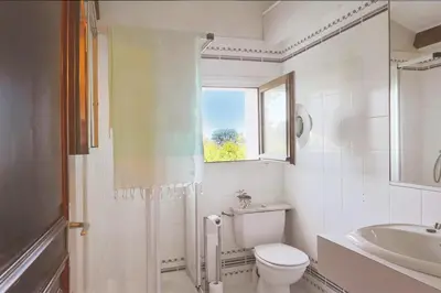Salle de bains dans l'établissement Villa Josiane