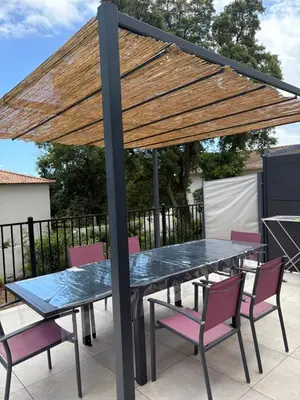 Balcon ou terrasse dans l'établissement Villa neuve à 900 m de la plage