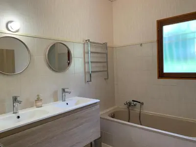 Salle de bains dans l'établissement Maison indépendante Haute-Corse mer et montagne