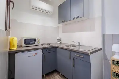 Cuisine ou kitchenette dans l'établissement Le Petit Paradis - Studio plage à proximité