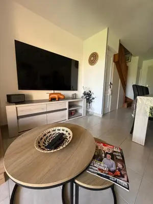 Télévision ou salle de divertissement dans l'établissement Villa désirée à Santa Maria Poggio