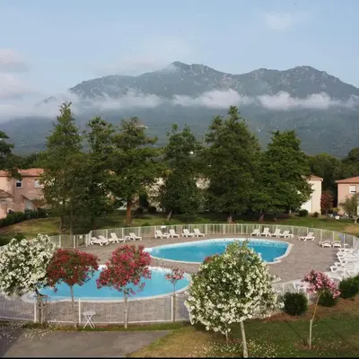 Vue générale sur la montagne ou vue sur la montagne depuis la maison de vacances
