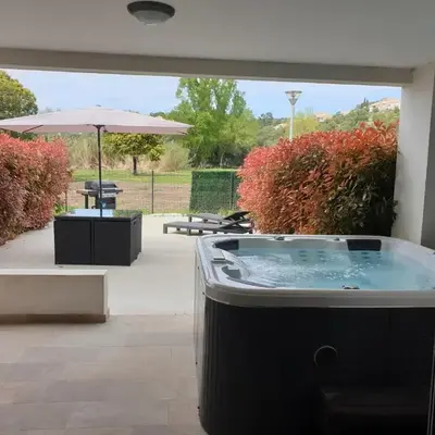 T2 55 m2 4 pers jacuzzi terrasse 55m2