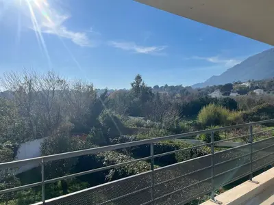 Vue générale sur la montagne ou vue sur la montagne depuis l'appartement