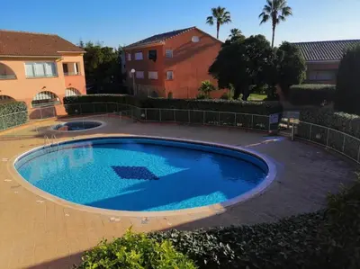 Piscine de l'établissement Appartement Jardin de la Mer ou située à proximité