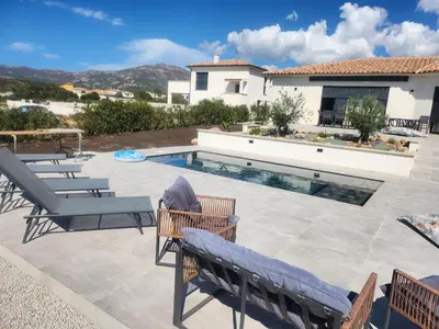 Vue générale sur la montagne ou vue sur la montagne depuis la villa