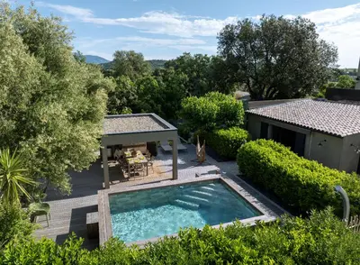 Piscine de l'établissement Villa Les Granges Classé 5 Étoiles ou située à proximité