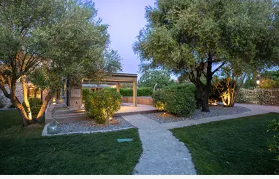 Jardin de l'établissement Villa Les Granges Classé 5 Étoiles