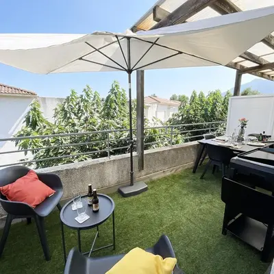 Balcon ou terrasse dans l'établissement Appartement cosy avec wifi en bord de mer