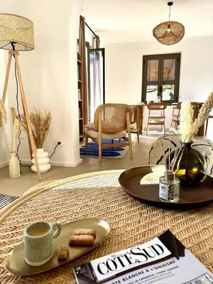 Coin salon dans l'établissement Résidence Hôtelière CASA DI BABBÒ, Porto